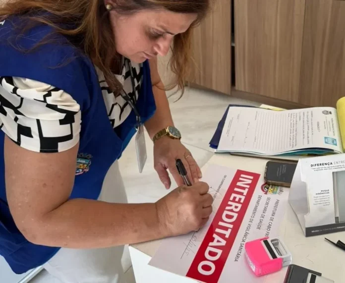 Prefeitura-de-Cabo-Frio-interdita-clinica-de-estetica-que-funcionava-irregularmente-na-Vila-Nova-7