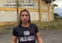 Farmacêutica protesta contra prefeito de Rio das Ostras com camiseta “Fora Carlos Augusto”