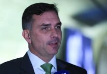 FENAJ repudia ataque de Flávio Bolsonaro a repórter do Intercept e cobra respeito à liberdade de imprensa